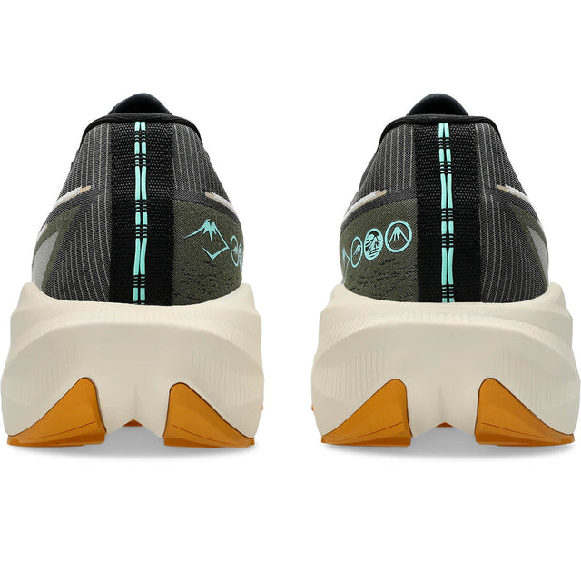 Black/Sandstorm heels, pair