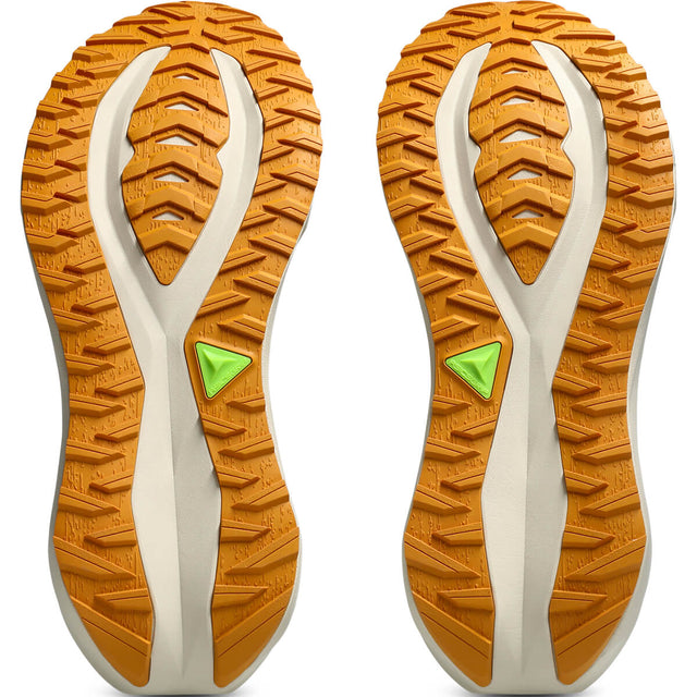 Black/Sandstorm sole, pair