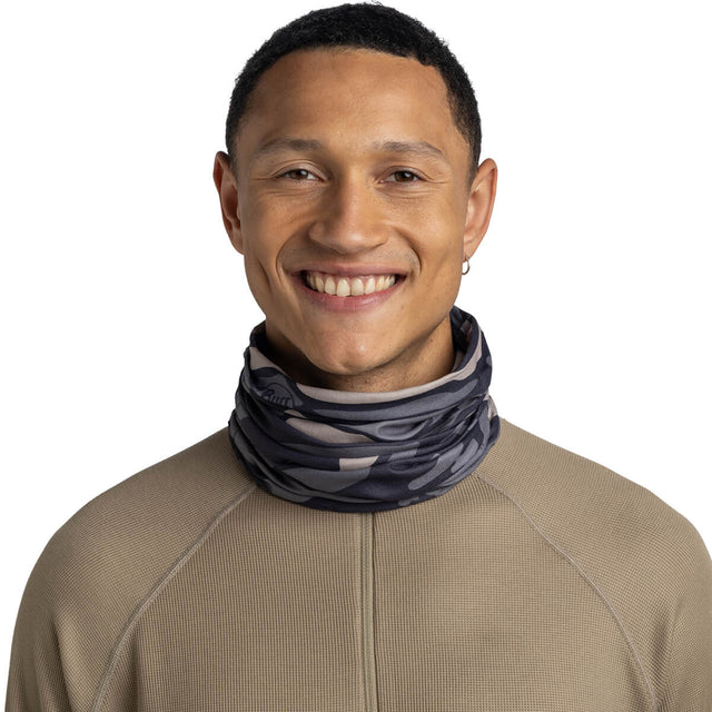 Osver Black worn around neck