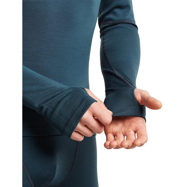 Abyss, thumbloop cuffs