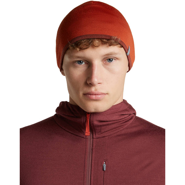 Agate/Port on male model, front view