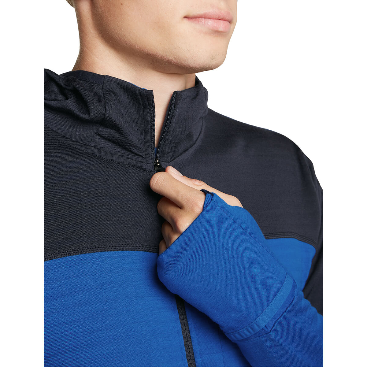 Lazurite/Midnight Navy, detail of opening zip 