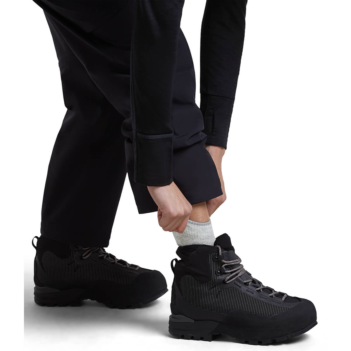 Blizzard Heather/Alloy worn with shoes