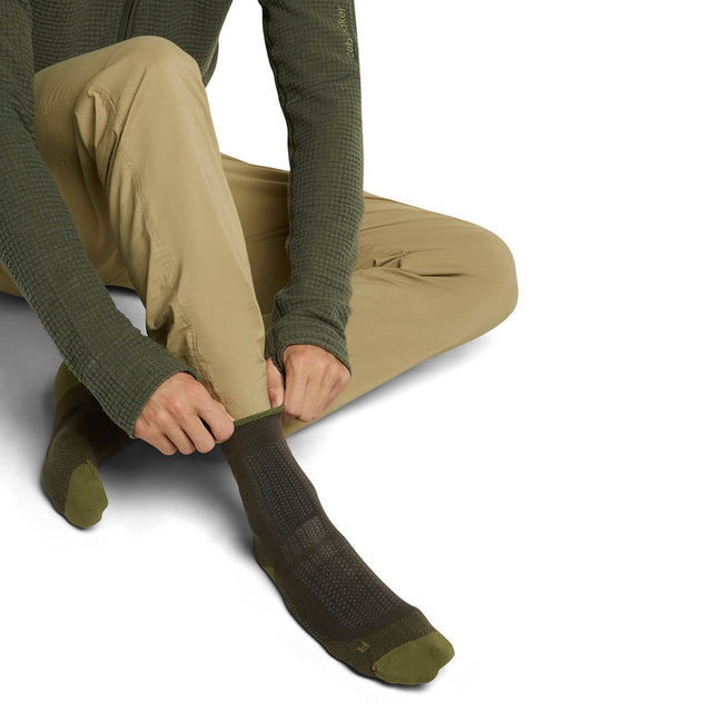 Dk Loden/Sphagnum being put on by model