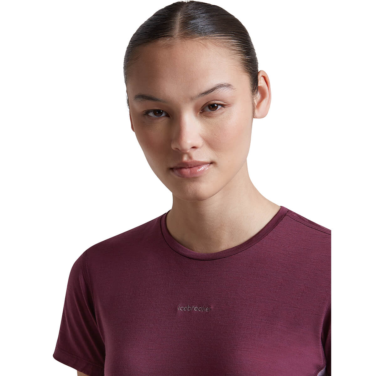 Dk Berry/Grey Pum, neckline and chest logo detail