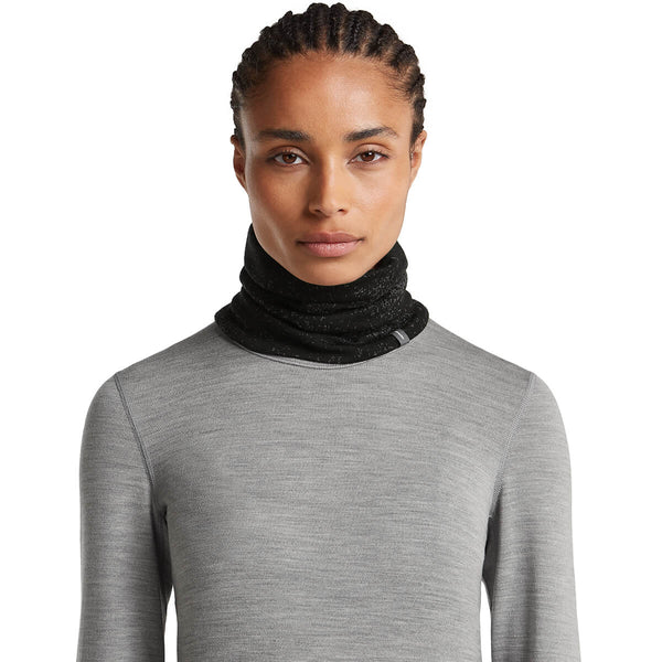 Black/Obsidian on female model, front view