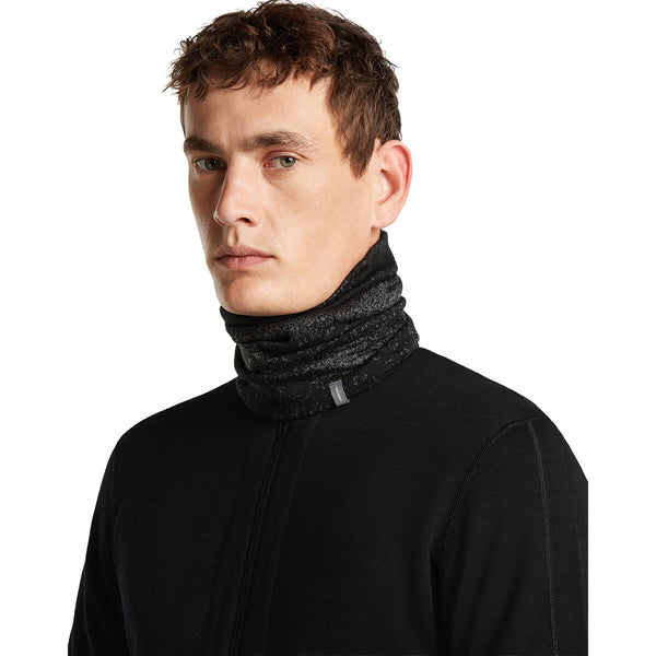 Black/Obsidian on male model, 3/4 front view
