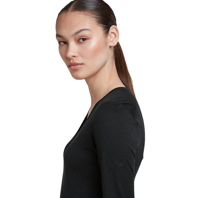 Black showing logo on left sleeve