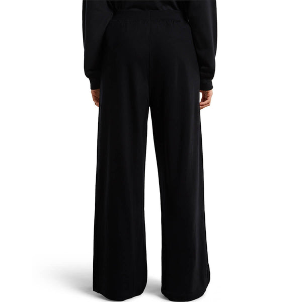 Black back, on model