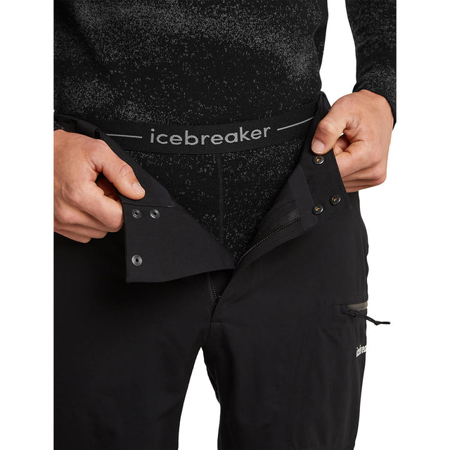 Black/Obsidian, waist detail under trousers, fly open