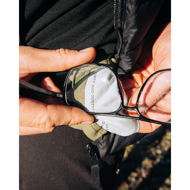 Fern/Olive, glasses wipe in use