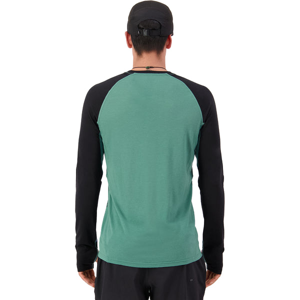 Deep Jade/Black back, on model