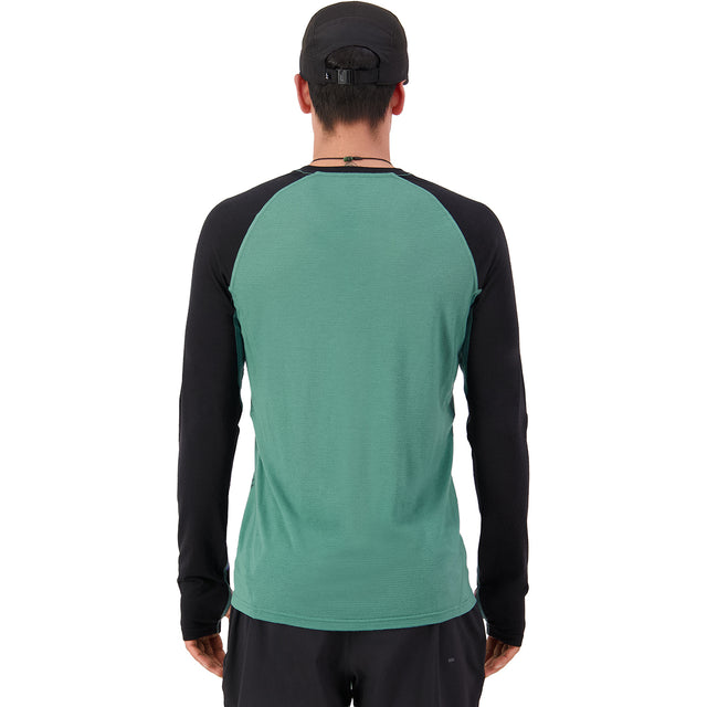 Deep Jade/Black back, on model