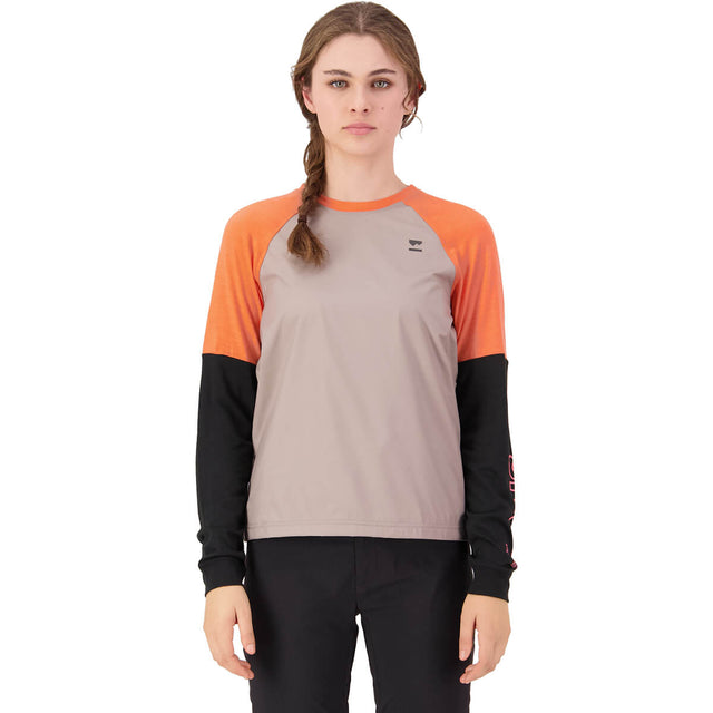 Cinder/Sun Orange/Black on model