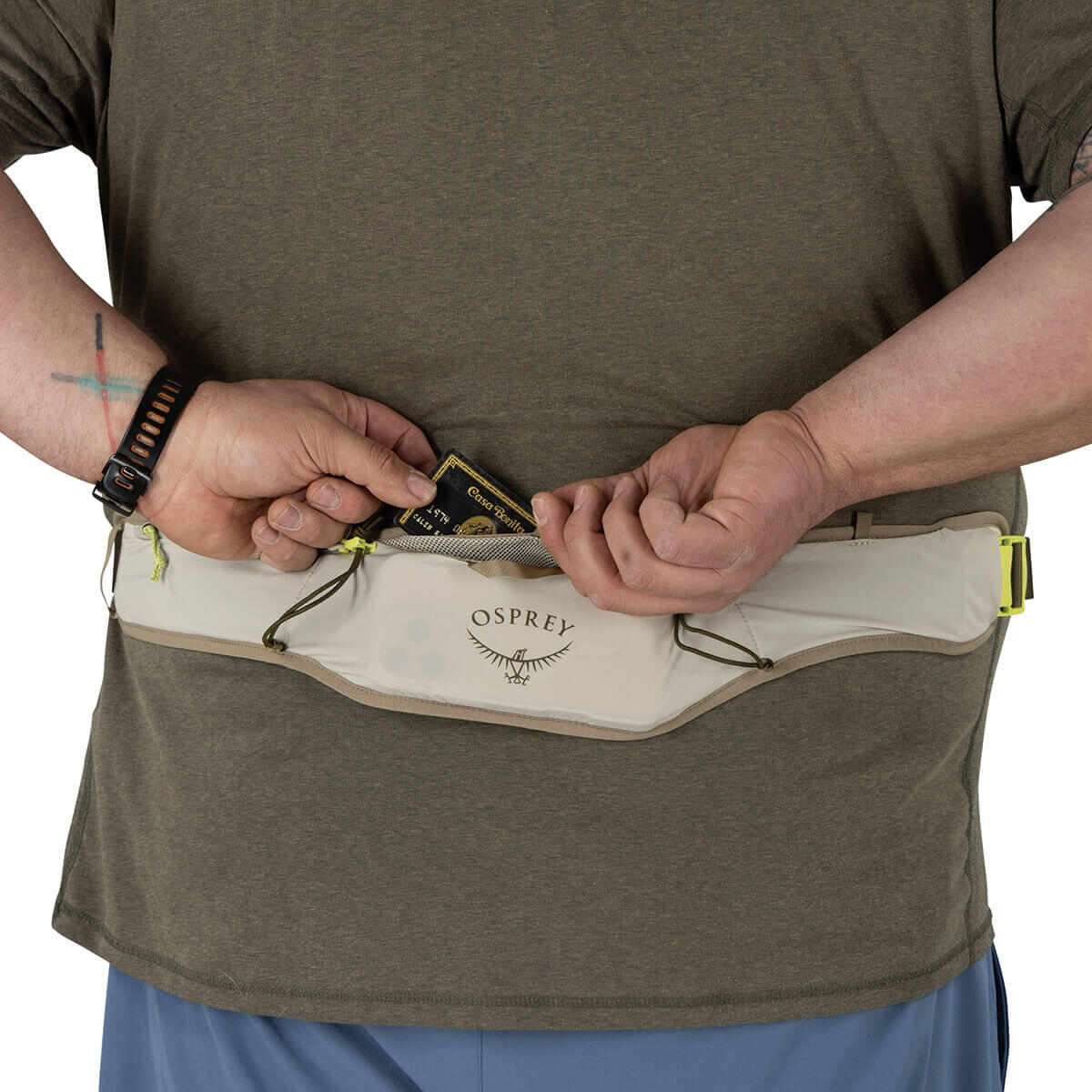 Sandy Grey, back pocket in use