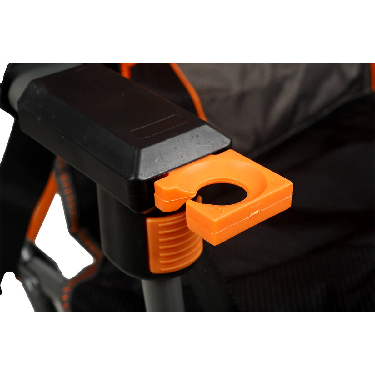 Wine-glass holder on right armrest ready for use
