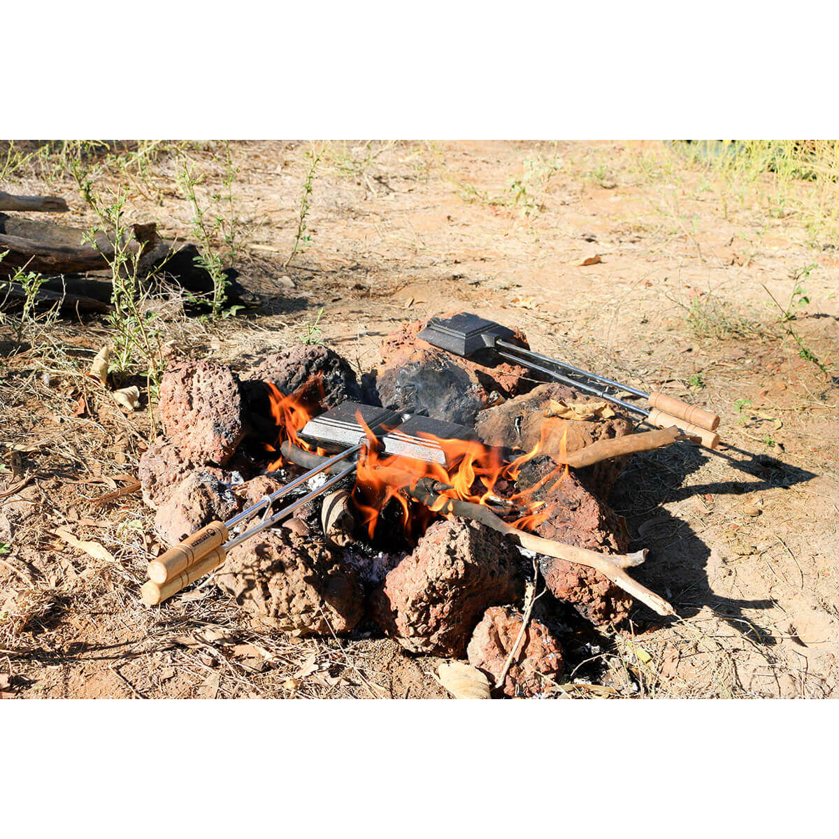 In use on a camp fire, Single option in background
