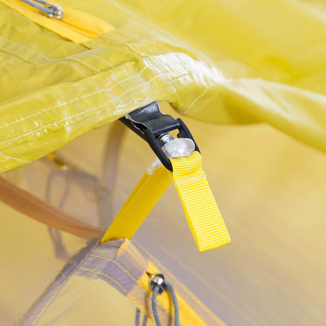 Ridge pole attaching to canopy detail