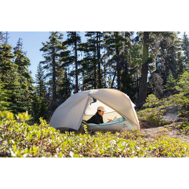Set up and in use in the field (photo: Barkman)