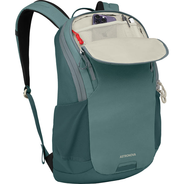 Cascade Blue/Torrent Blue front organisation pocket in use