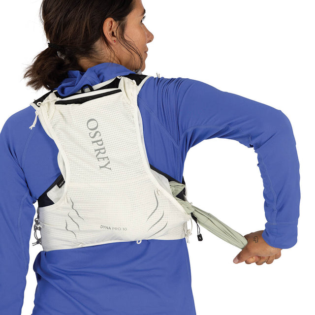Mystery White pass-through lumbar pocket in use