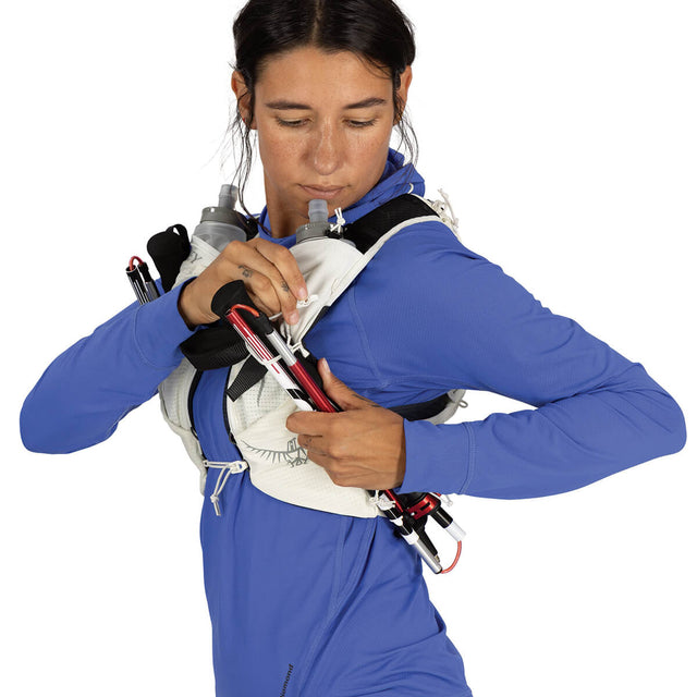 Mystery White attaching poles to the harness