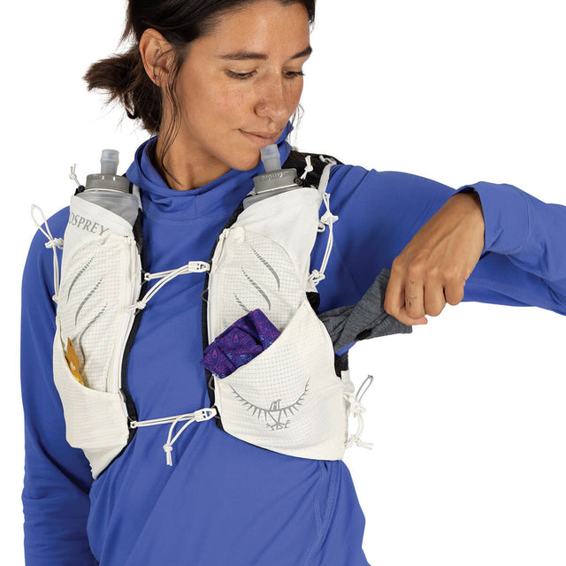 Mystery White left drop-in harness pockets in use