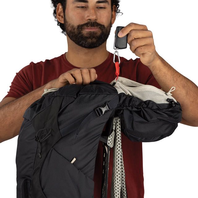 Raven Black under-lid pocket with key clip
