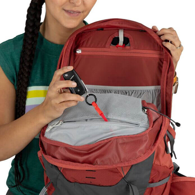 Tempest 22 Women's Tramping/Multisport Pack